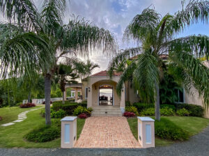 Entry, exterior Lavenvelle Entry Way